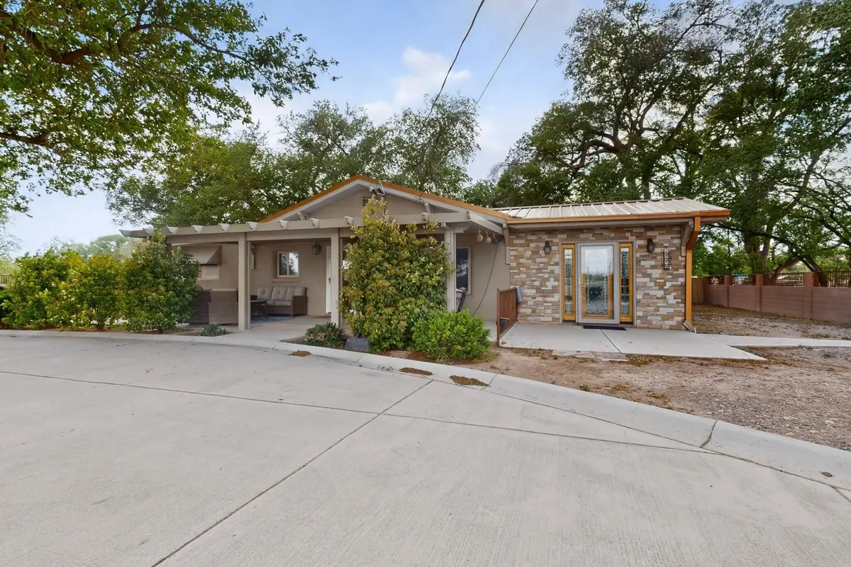 330 Clark Road Sw, Albuquerque, NM 87105 - #1