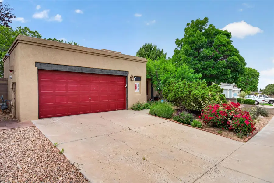 8020 Corona Avenue Ne, Albuquerque, NM 87122 - #3