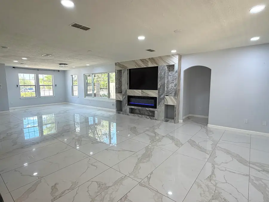 7000 Lorete Road Nw, Albuquerque, NM 87114 - #2