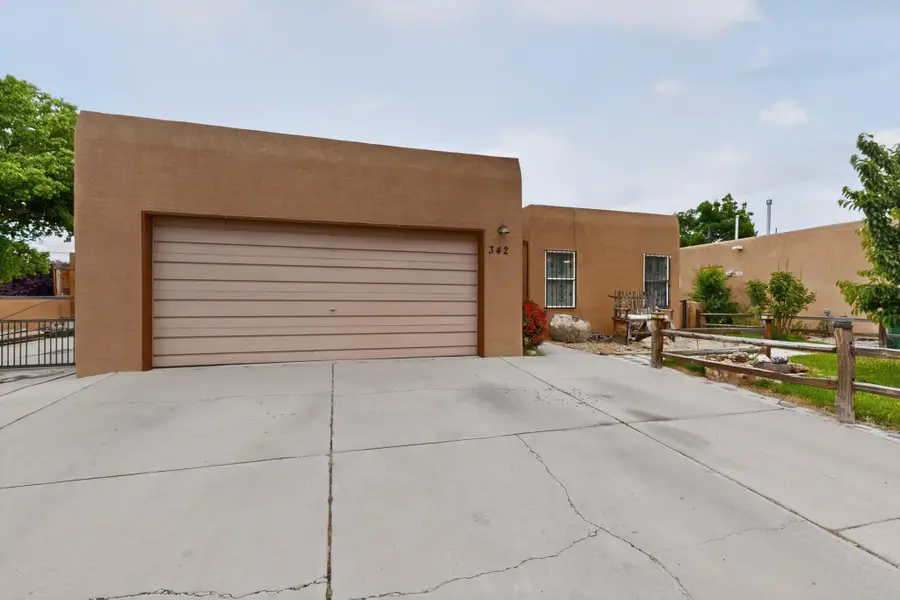 342 Sunset Farm Place Sw, Albuquerque, NM 87105 - #2