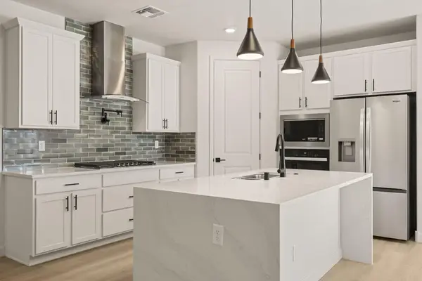 2428 Marble Avenue Ne, Rio Rancho, NM 87144