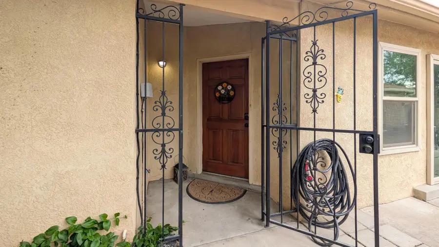 401 Rock Creek Park Avenue Ne, Albuquerque, NM 87123 - #3