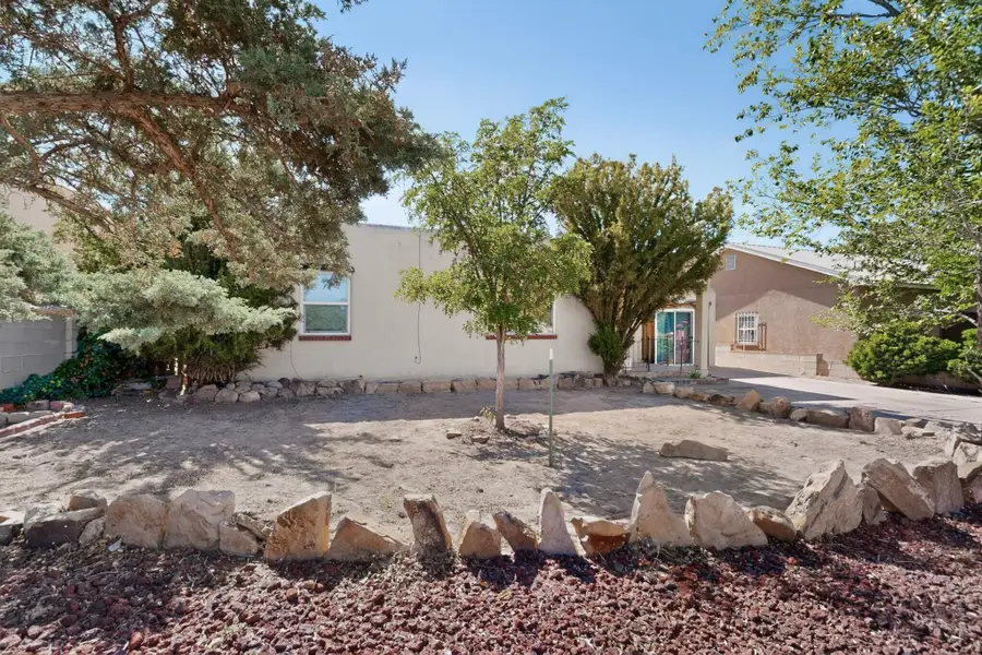 2817 Sierra Drive Ne, Albuquerque, NM 87110 - #3