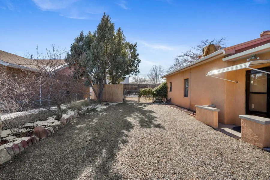 220 San Andres Avenue Nw, Albuquerque, NM 87107 - #2