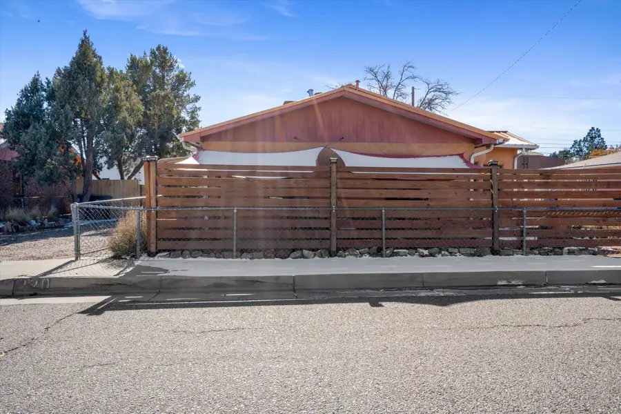 220 San Andres Avenue Nw, Albuquerque, NM 87107 - #3