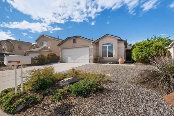 27 Violeta Place, Los Lunas, NM 87031