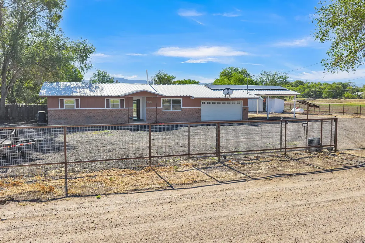 11 Coyote Road, Los Lunas, NM 87031 - #1