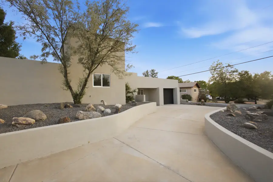 2614 Schell Place Ne, Albuquerque, NM 87106 - #2