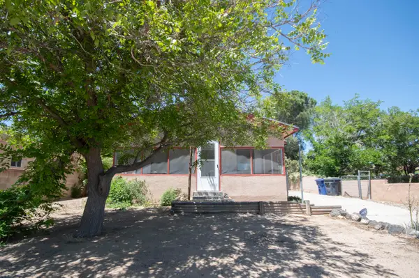 5911 Lucca Avenue Sw, Albuquerque, NM 87121