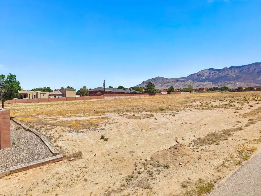 7221 Beverly Hills Avenue Ne, Albuquerque, NM 87113 - #3