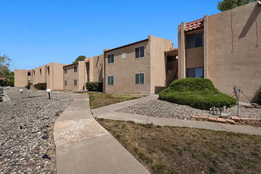 937 Country Club Drive Se #APT F, Rio Rancho, NM 87124 - #2