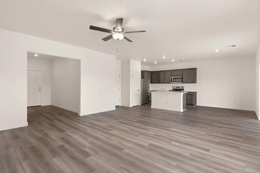 812 Calle De Las Rosas Sw, Belen, NM 87002 - #3