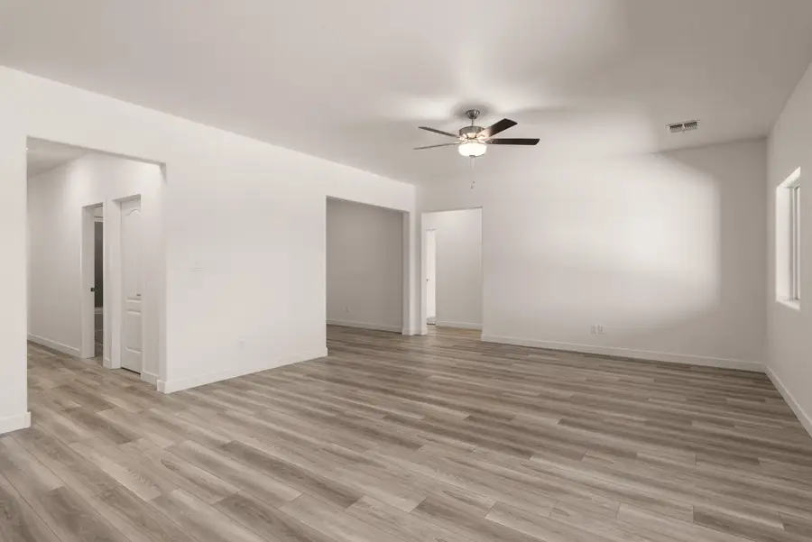 811 Calle De Las Rosas Sw, Belen, NM 87002 - #3