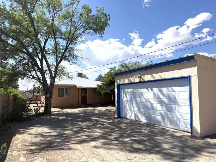 192 W Valverde Road, Corrales, NM 87048 - #2