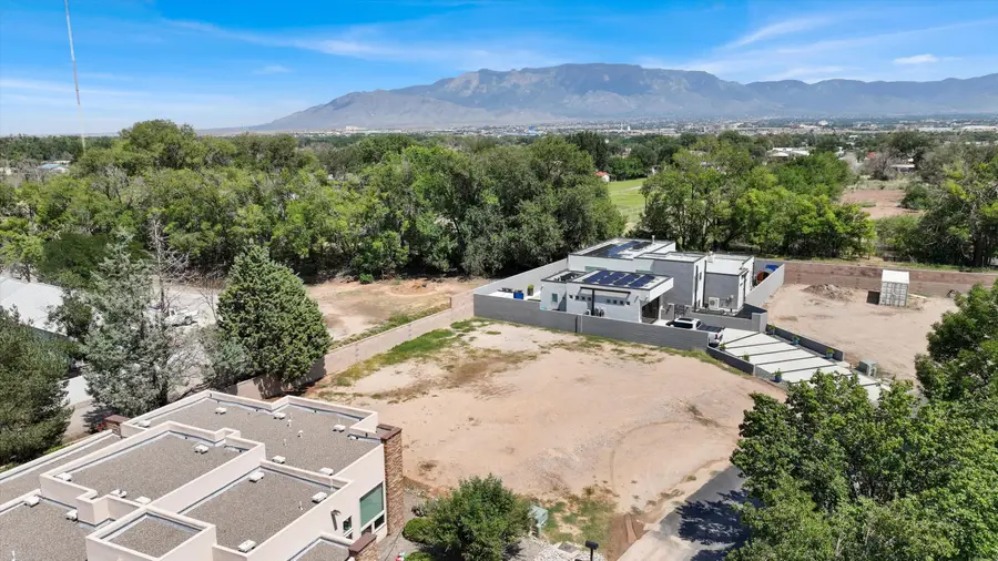 309 Nuevo Hacienda Lane Nw, Los Ranchos De Albuquerque, NM 87107 - #3