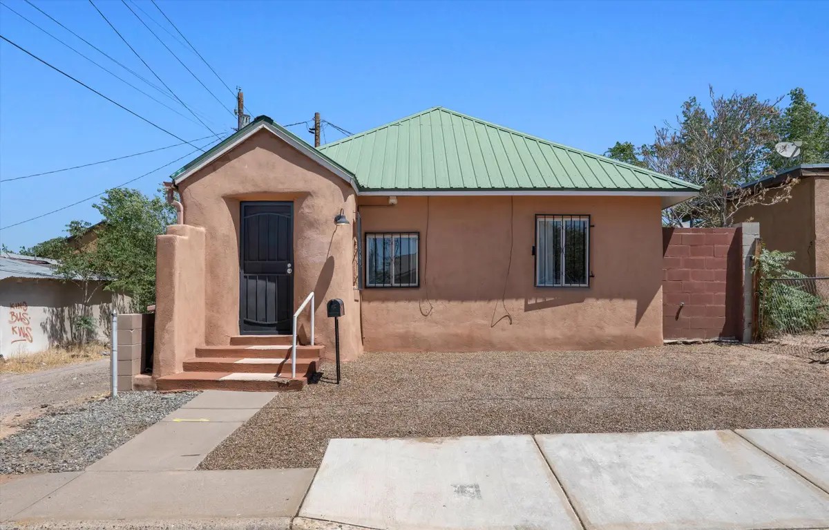 711 Lewis Avenue Se, Albuquerque, NM 87102 - #1