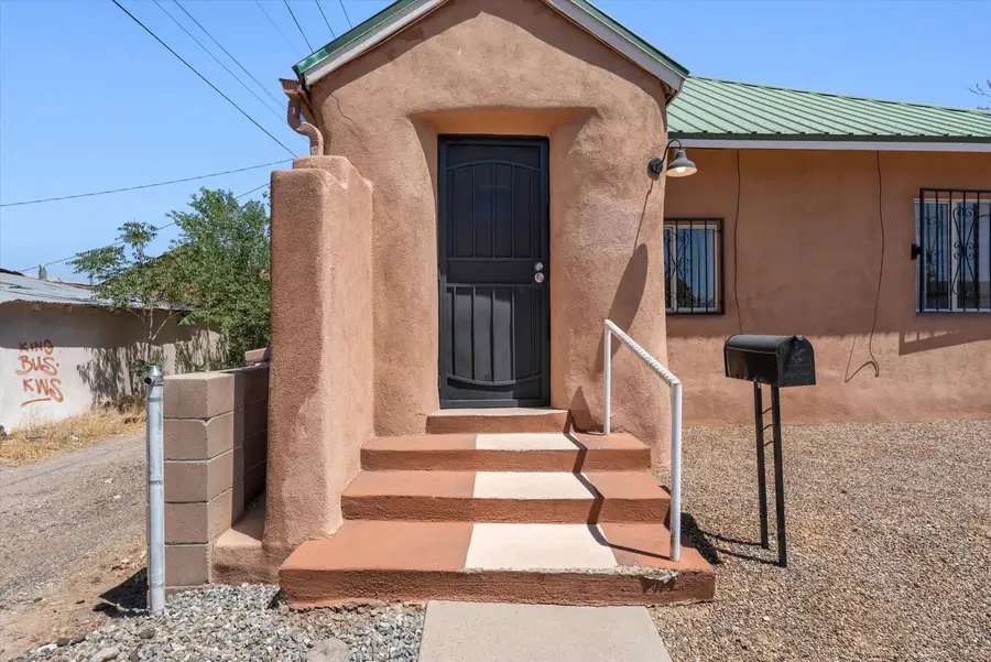 711 Lewis Avenue Se, Albuquerque, NM 87102 - #2