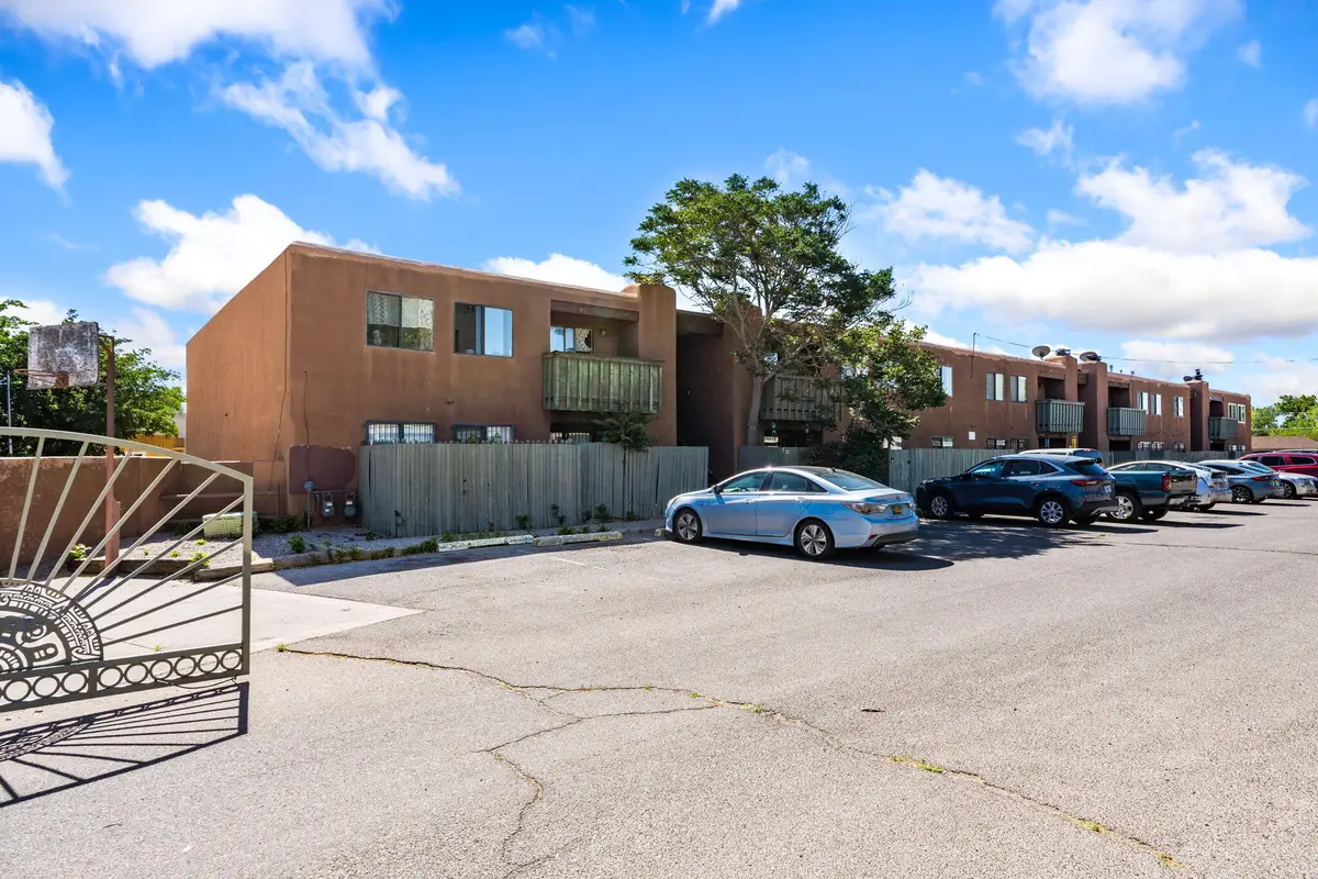 243 La Vida Nueva Del Oeste Sw, Albuquerque, NM 87105 - #1
