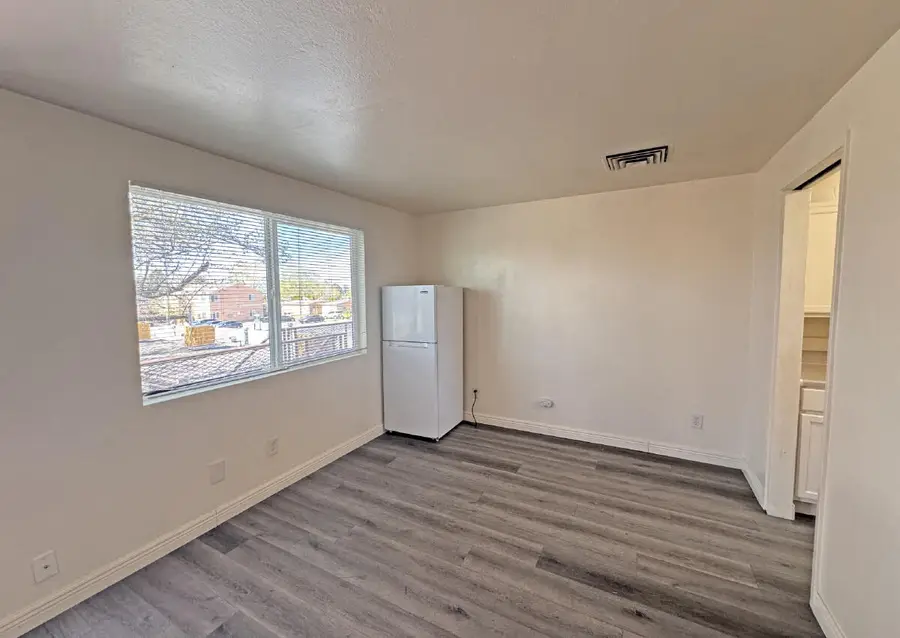 1024 Alvarado Drive Se #APT 6, Albuquerque, NM 87108 - #2