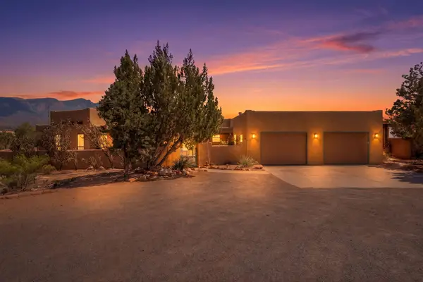154 Placitas Trails Road, Placitas, NM 87043