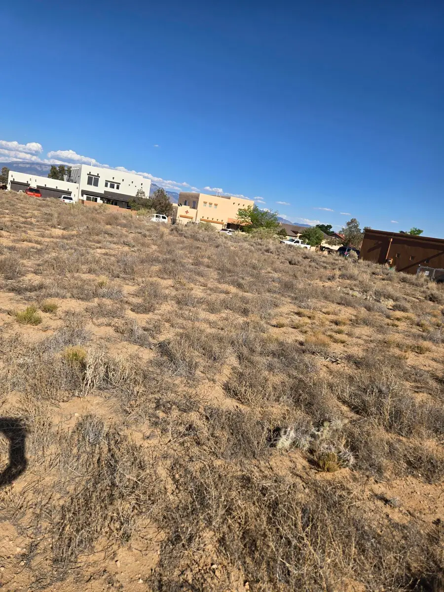 709 7th Street Ne, Rio Rancho, NM 87124 - #2