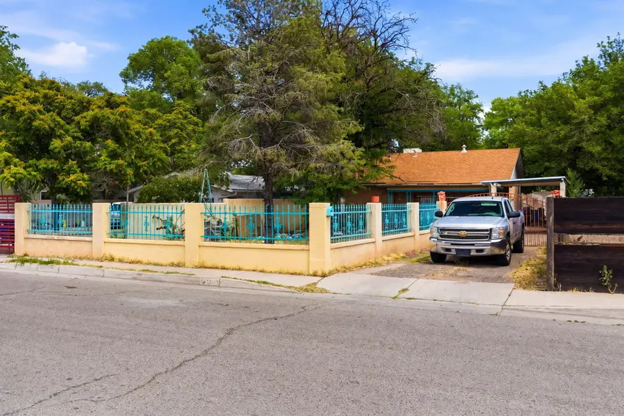314 49th Street Nw, Albuquerque, NM 87105 - #2
