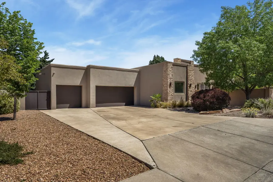 4501 Altura Place Ne, Albuquerque, NM 87110 - #3