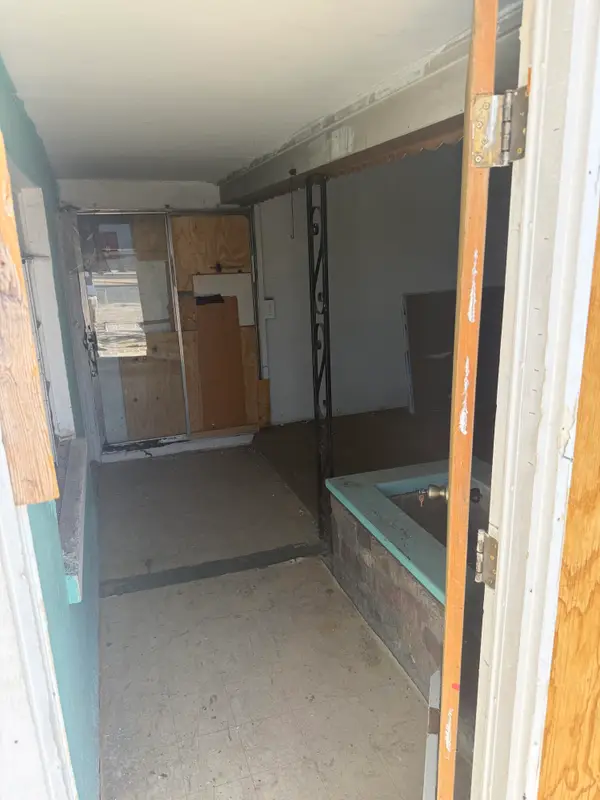 1317 Edith Boulevard Se, Albuquerque, NM 87102