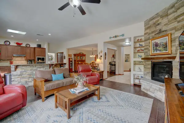 5016 N San Adan Avenue Nw, Albuquerque, NM 87120