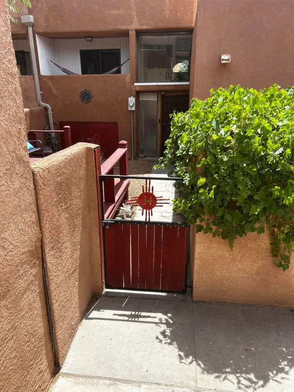 2700 Vista Grande Drive Nw #UNIT 34, Albuquerque, NM 87120