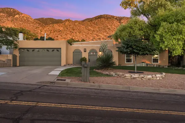 4424 Glenwood Hills Drive Ne, Albuquerque, NM 87111