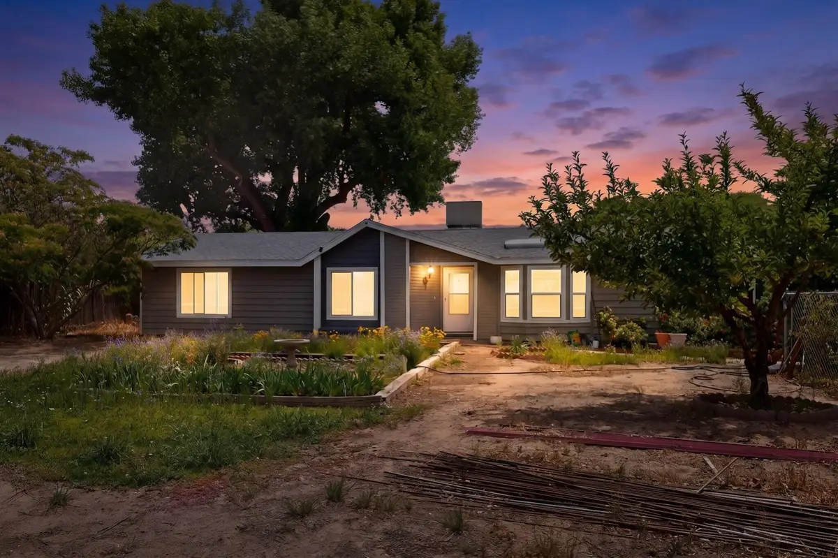 741 Garden Road Sw, Albuquerque, NM 87105 - #1