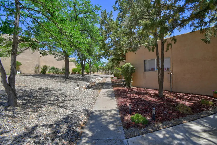 4715 Country Club Lane Nw #APT B1, Albuquerque, NM 87114 - #2