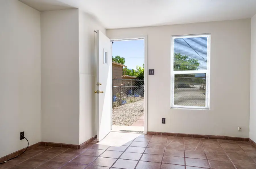 7703 Guadalupe Trail Nw, Los Ranchos De Albuquerque, NM 87107 - #3