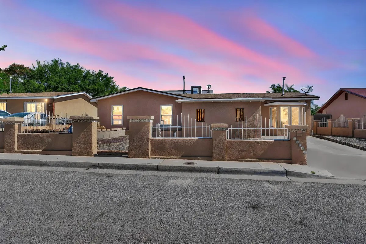 10025 Melinda Avenue Sw, Albuquerque, NM 87121 - #1