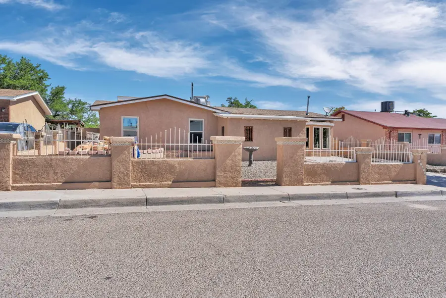 10025 Melinda Avenue Sw, Albuquerque, NM 87121 - #2