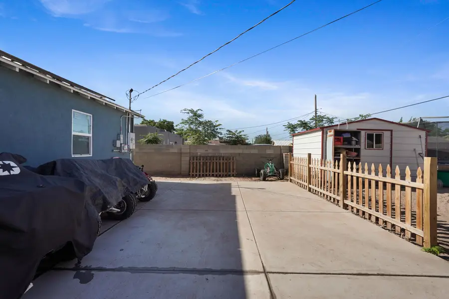 207 52nd Street Sw, Albuquerque, NM 87105 - #2