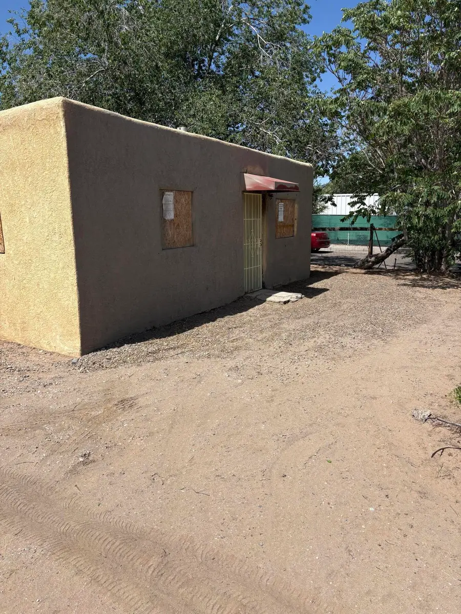 302 Thaxton Avenue Se, Albuquerque, NM 87102 - #2
