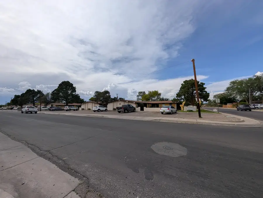8013 Marquette Avenue Ne, Albuquerque, NM 87108 - #3