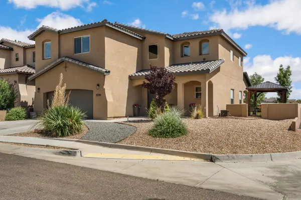 8700 Desert Finch Lane Ne, Albuquerque, NM 87122
