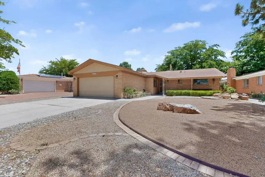 2808 Dallas Street Ne, Albuquerque, NM 87110 - #3