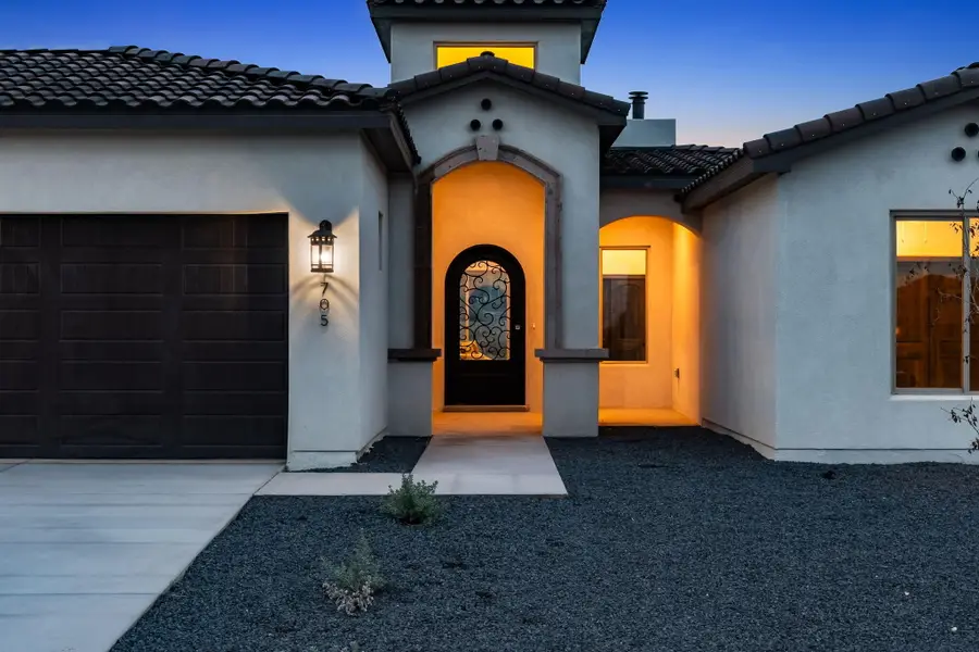 705 4th Street Ne, Rio Rancho, NM 87124 - #2