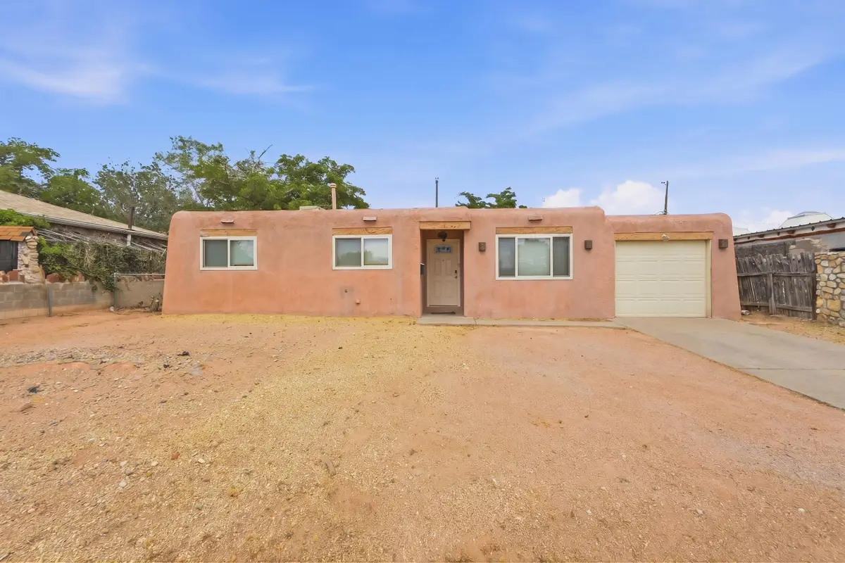 606 Grace Street Ne, Albuquerque, NM 87123 - #1