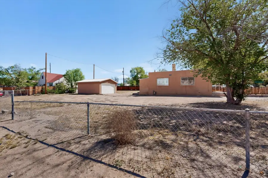 2903 Burton Avenue Se, Albuquerque, NM 87106 - #2