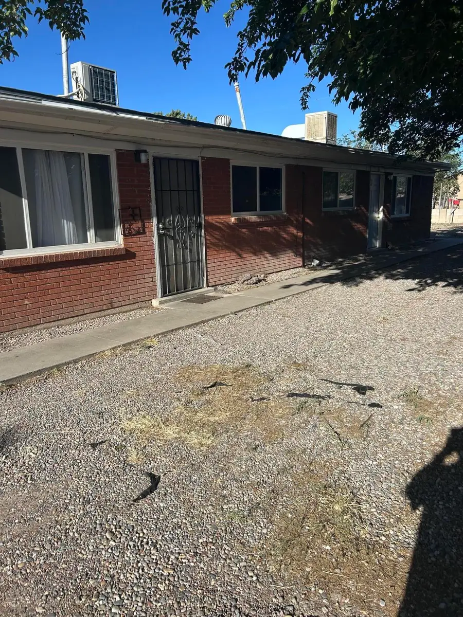 633 Grove Street Se, Albuquerque, NM 87108 - #2
