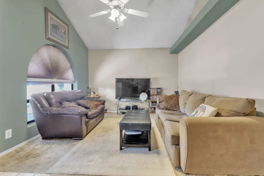 430 Calle Don Santiago Ne, Los Lunas, NM 87031 - #2