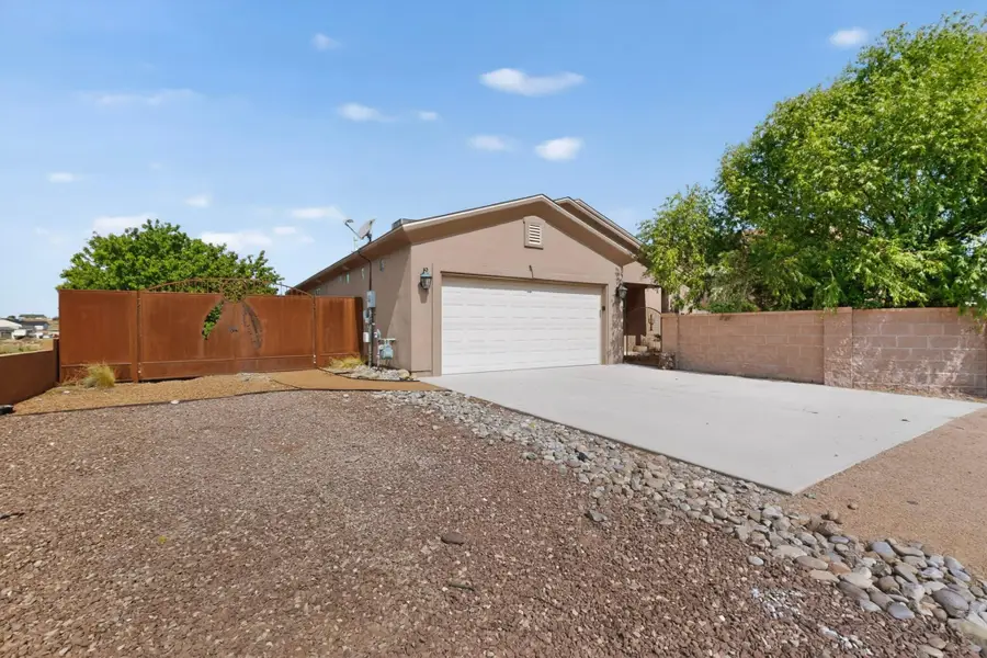 417 6th Street Ne, Rio Rancho, NM 87124 - #2