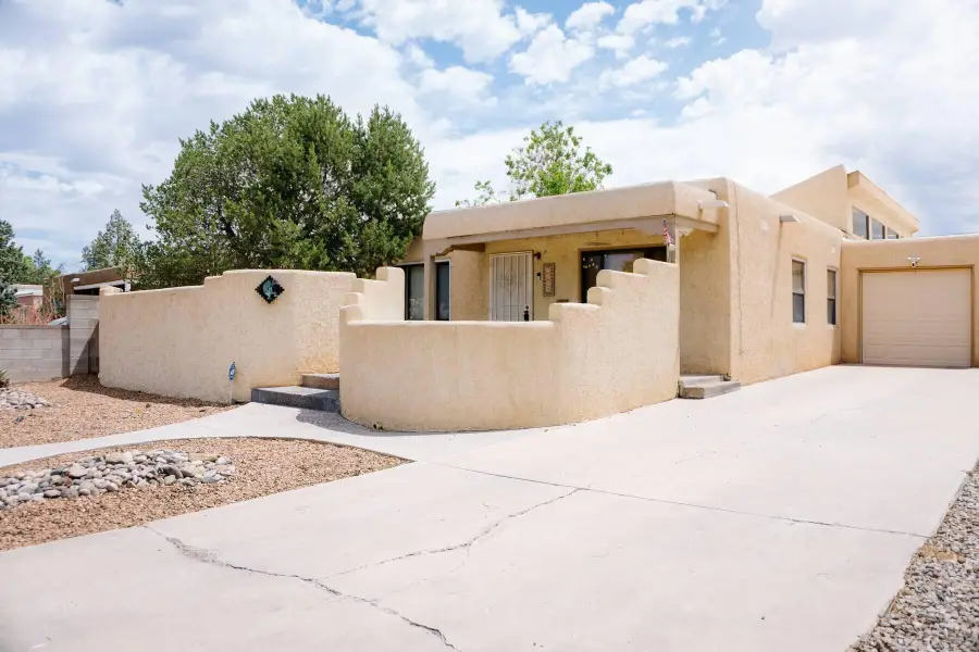 2430 Palomas Drive Ne, Albuquerque, NM 87110 - #2