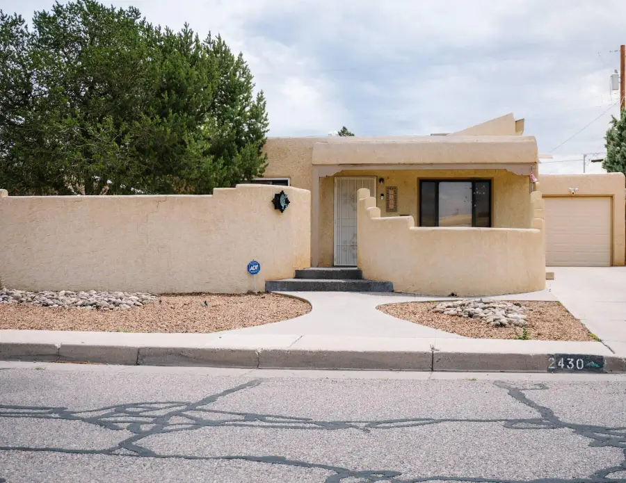 2430 Palomas Drive Ne, Albuquerque, NM 87110 - #3