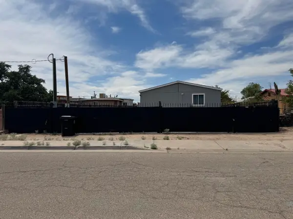 3927 3rd Street Nw, Albuquerque, NM 87107